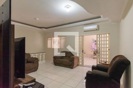 Sala de casa à venda com 3 quartos, 300m² em Jardim Santa Lúcia, Campinas