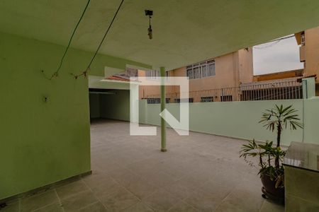 Casa à venda com 250m², 3 quartos e 6 vagasQuintal