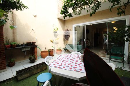 Quintal  de casa à venda com 3 quartos, 175m² em Vila Ipojuca, São Paulo