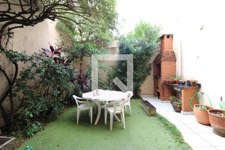 Quintal  de casa à venda com 3 quartos, 175m² em Vila Ipojuca, São Paulo