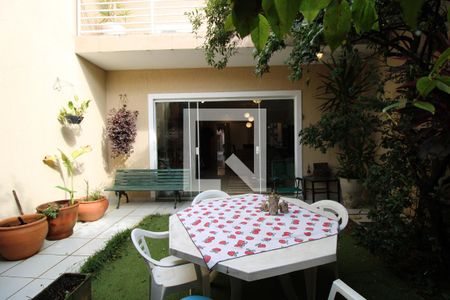 Quintal  de casa à venda com 3 quartos, 175m² em Vila Ipojuca, São Paulo