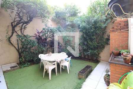 Quintal  de casa à venda com 3 quartos, 175m² em Vila Ipojuca, São Paulo