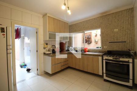 Casa à venda com 175m², 3 quartos e 3 vagasCozinha 