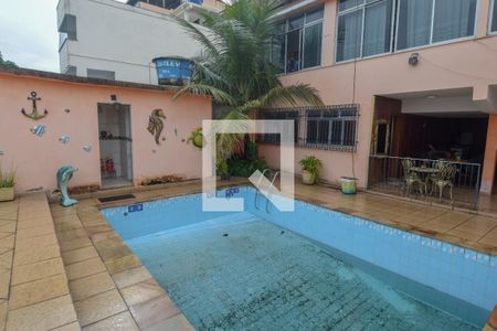 Casa para alugar com 200m², 4 quartos e 1 vagaQuintal