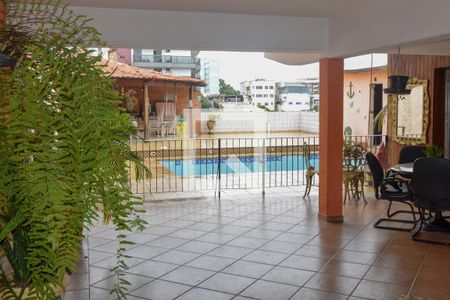 Casa para alugar com 200m², 4 quartos e 1 vagaQuintal