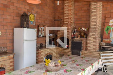 Casa para alugar com 200m², 4 quartos e 1 vagaQuintal