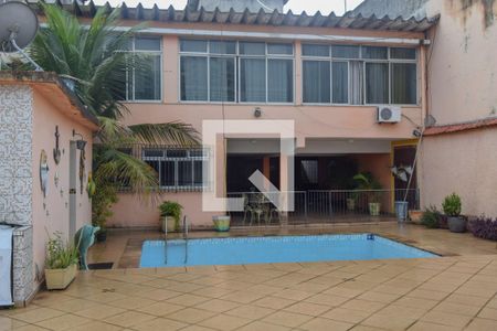 Casa para alugar com 200m², 4 quartos e 1 vagaQuintal