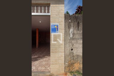 Casa para alugar com 250m², 3 quartos e 4 vagasPlaca na Fachada
