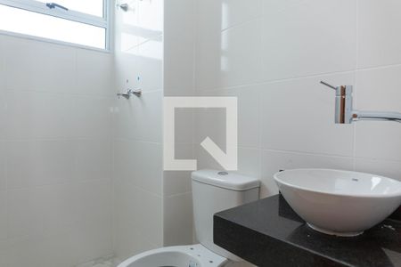 Banheiro de apartamento para alugar com 2 quartos, 41m² em Rubem Berta, Porto Alegre