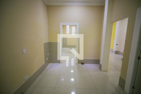 Casa para alugar com 350m², 5 quartos e 2 vagasSalão