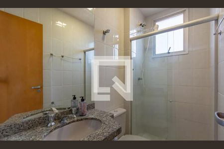 Apartamento à venda com 77m², 3 quartos e 2 vagasDetalhe do Banheiro da Suite