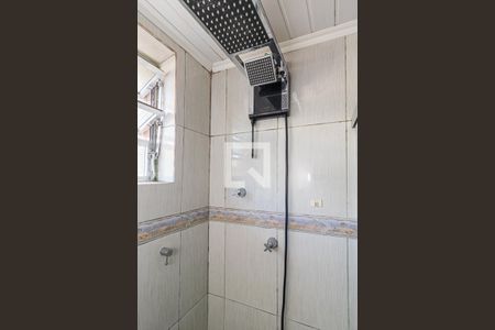 Banheiro de apartamento para alugar com 1 quarto, 44m² em Vila Ipiranga, Porto Alegre