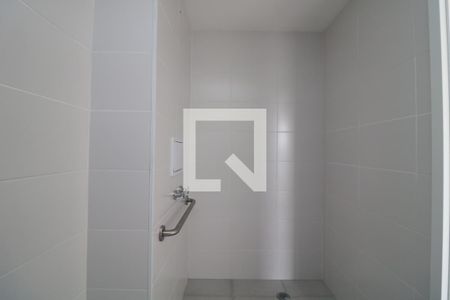 Banheiro de kitnet/studio à venda com 1 quarto, 26m² em Jardim Independência, São Paulo