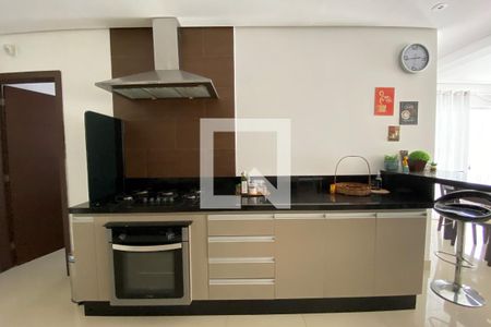 Casa para alugar com 220m², 3 quartos e 4 vagasCozinha - Armários