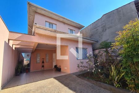 Casa à venda com 207m², 4 quartos e 2 vagas Casa à venda com 207m², 4 quartos e 2 vagasGaragem