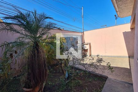 Casa à venda com 207m², 4 quartos e 2 vagas Casa à venda com 207m², 4 quartos e 2 vagasGaragem