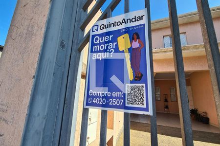 Casa à venda com 207m², 4 quartos e 2 vagas Casa à venda com 207m², 4 quartos e 2 vagasplaquinha