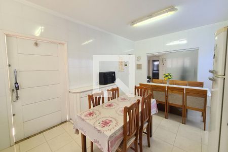 Casa à venda com 207m², 4 quartos e 2 vagas Casa à venda com 207m², 4 quartos e 2 vagasCozinha