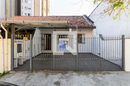 Casa para alugar com 161m², 2 quartos e 2 vagas Casa para alugar com 161m², 2 quartos e 2 vagasFachada