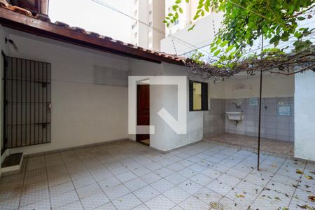 Casa para alugar com 161m², 2 quartos e 2 vagas Casa para alugar com 161m², 2 quartos e 2 vagasQuintal
