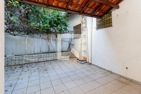 Casa para alugar com 161m², 2 quartos e 2 vagas Casa para alugar com 161m², 2 quartos e 2 vagasQuintal