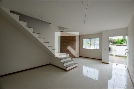 Sala de casa à venda com 3 quartos, 130m² em Engenho do Mato, Niterói