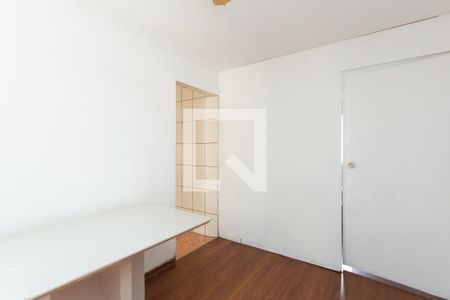 Sala de apartamento para alugar com 3 quartos, 57m² em Conjunto Residencial José Bonifácio, São Paulo