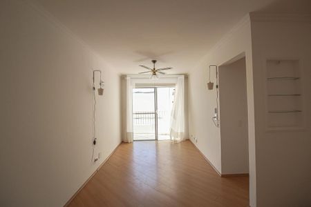 Sala de apartamento para alugar com 2 quartos, 64m² em Vila Firmiano Pinto, São Paulo