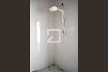 Casa à venda com 180m², 2 quartos e 2 vagasBanheiro 1