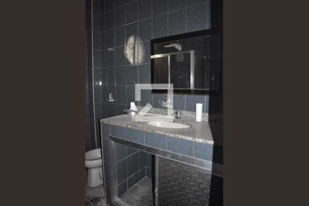 Casa à venda com 180m², 2 quartos e 2 vagasBanheiro 2