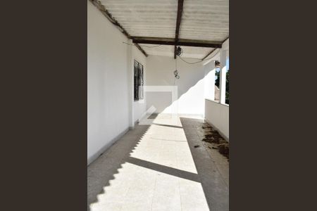 Casa à venda com 180m², 2 quartos e 2 vagasVaranda - Fundos