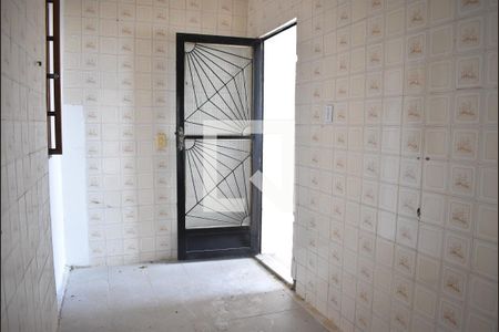 Casa à venda com 180m², 2 quartos e 2 vagasCozinha
