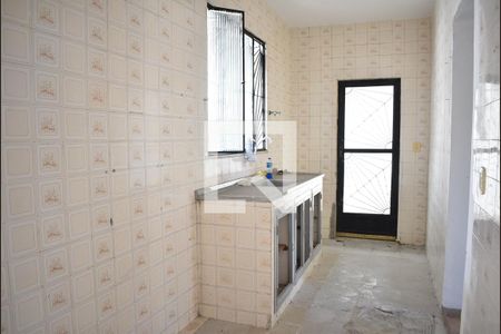 Casa à venda com 180m², 2 quartos e 2 vagasCozinha