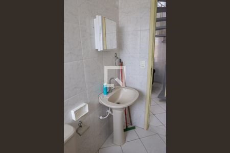 Banheiro de casa para alugar com 1 quarto, 50m² em Vila Ipojuca, São Paulo