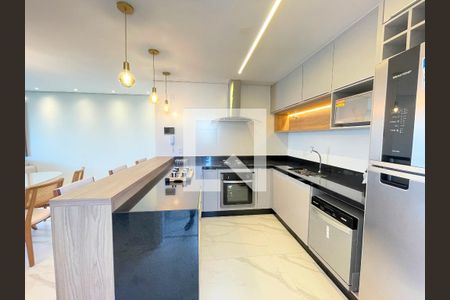 Apartamento à venda com 96m², 3 quartos e 2 vagasCozinha