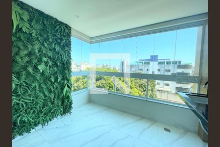 Apartamento à venda com 96m², 3 quartos e 2 vagasVaranda - Sala