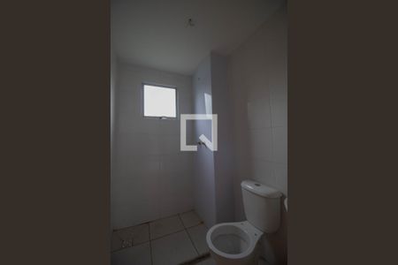 Banheiro de apartamento para alugar com 2 quartos, 61m² em Taquara, Rio de Janeiro