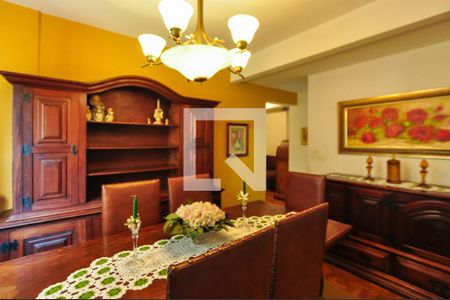 Apartamento à venda com 140m², 3 quartos e 1 vaga Apartamento à venda com 140m², 3 quartos e 1 vagaSala