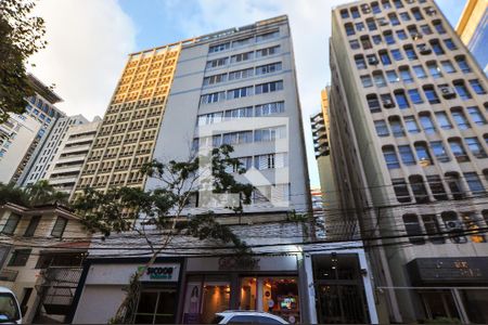 Apartamento à venda com 140m², 3 quartos e 1 vaga Apartamento à venda com 140m², 3 quartos e 1 vagaFachada