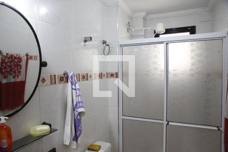 Banheiro suite  de apartamento para alugar com 2 quartos, 69m² em Vila Assuncao, Praia Grande
