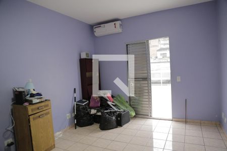 Quarto 1 de casa para alugar com 4 quartos, 100m² em Vila Herminia, São Paulo