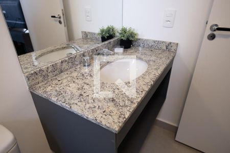 Studio para alugar com 28m², 0 quarto e 1 vaga Studio para alugar com 28m², 0 quarto e 1 vagaBanheiro