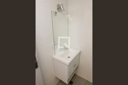 Banheiro de apartamento para alugar com 1 quarto, 45m² em Bela Vista, São Paulo