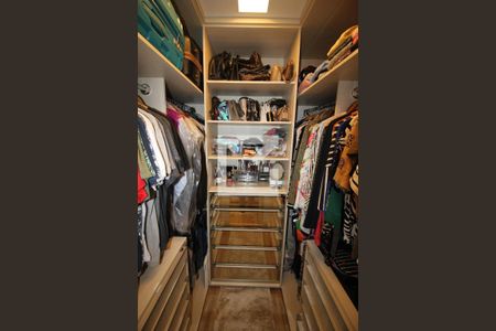 Apartamento à venda com 97m², 2 quartos e 2 vagasQuarto 1 - Closet