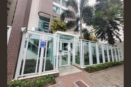 Apartamento à venda com 97m², 2 quartos e 2 vagas Apartamento à venda com 97m², 2 quartos e 2 vagasEntrada