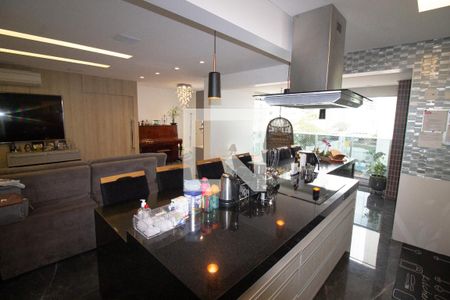 Apartamento à venda com 97m², 2 quartos e 2 vagas Apartamento à venda com 97m², 2 quartos e 2 vagasCozinha