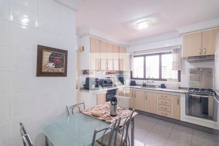 Apartamento à venda com 200m², 4 quartos e 3 vagasCozinha