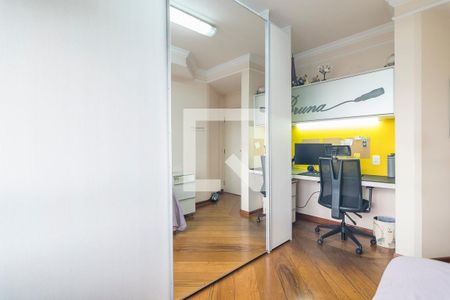 Apartamento à venda com 200m², 4 quartos e 3 vagasQuarto 4