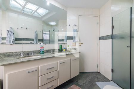 Apartamento à venda com 200m², 4 quartos e 3 vagasBanheiro da Suite 1