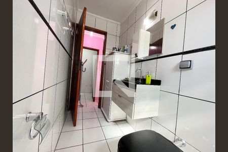 Casa à venda com 191m², 3 quartos e 3 vagas Casa à venda com 191m², 3 quartos e 3 vagasBanheiro da Suíte